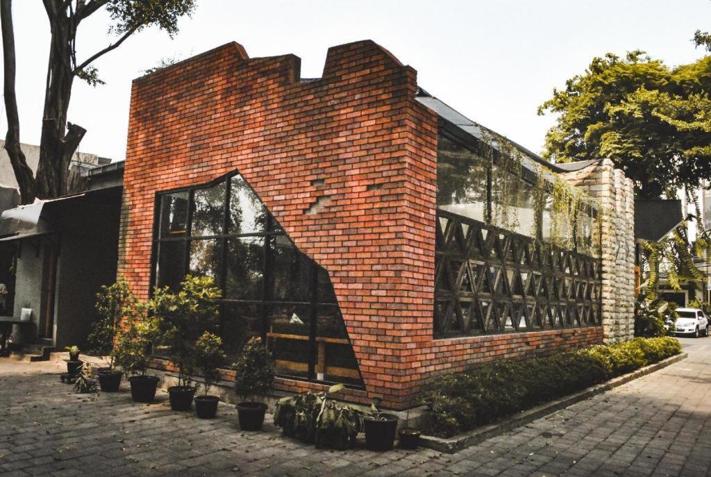 Hotel 678 Kemang Powered By Cocotel Jakarta Exterior foto