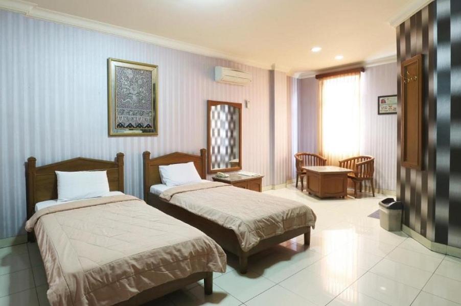 Hotel 678 Kemang Powered By Cocotel Jakarta Exterior foto